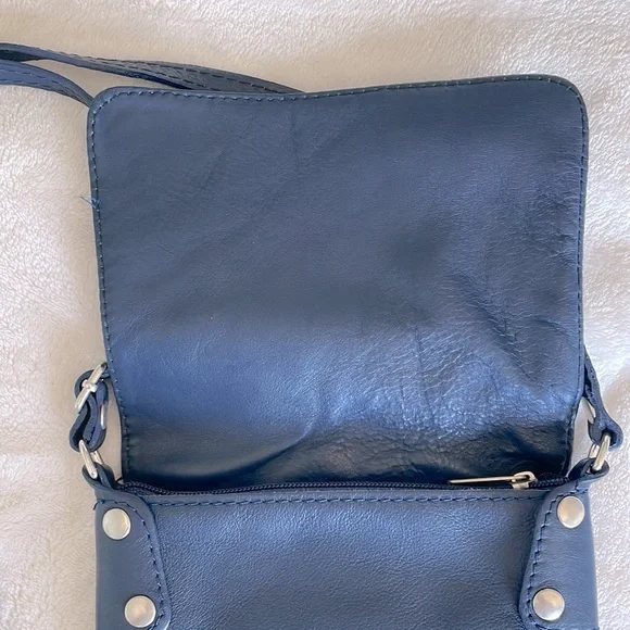 Crossbody bag Navy Italian vegan leather - Picture 3 of 6